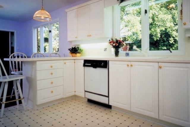 How to Redo Linoleum Floors Inexpensively