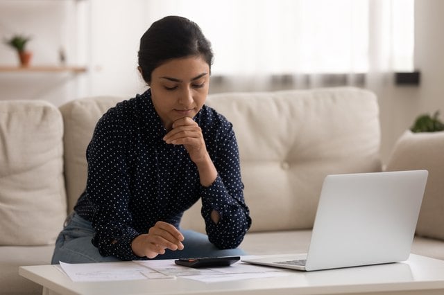 What Is the Difference Between Fixed Expenses & Flexible Expenses?