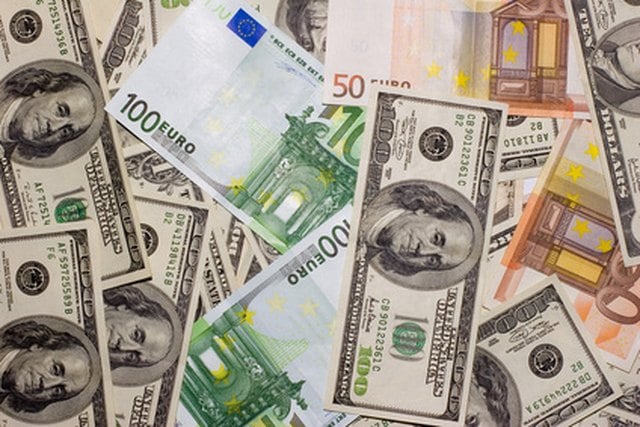 How to Invest in Payday Loan Companies