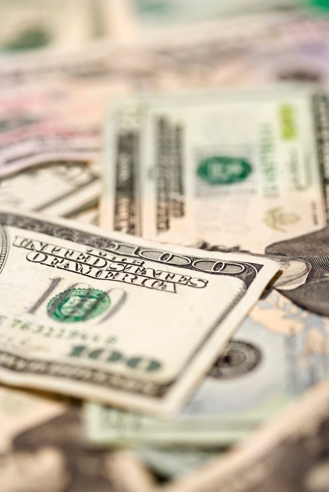 Pros & Cons of Low Interest Rates