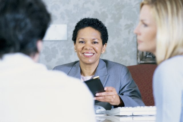 What Transactions Do Banks Report to the IRS?
