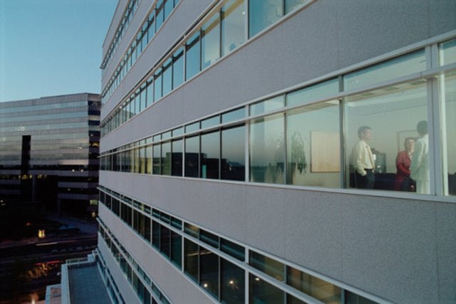 How to Calculate Sale Leasebacks