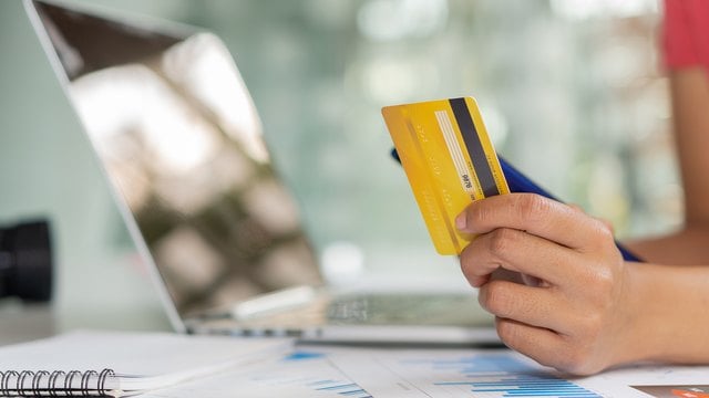 What Is the Meaning of "Closing Date" for Credit Cards?