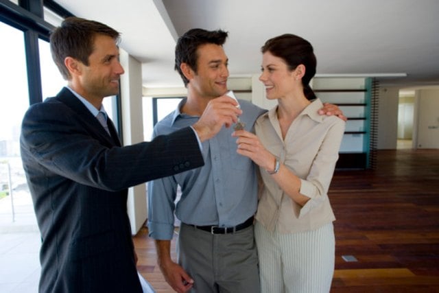 What Percentage Do Realtors Make on Commission?