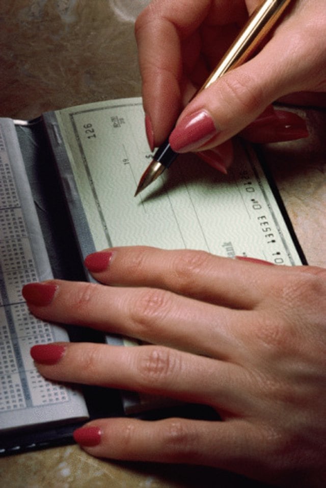 How to Find a Bank's Tracking Number on a Check