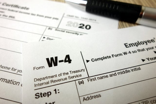 How Should My Dependent Teenager Fill Out the W-4 Form?