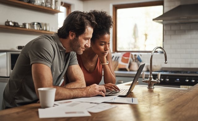 Can Married Couples File Taxes Separately in New York State?