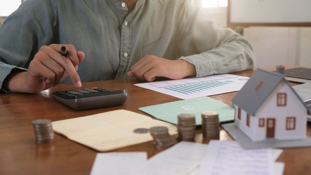 How Do Brokerage Firms Work?