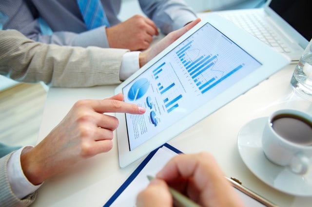 Difference Between Portfolio Beta & Standard Deviation