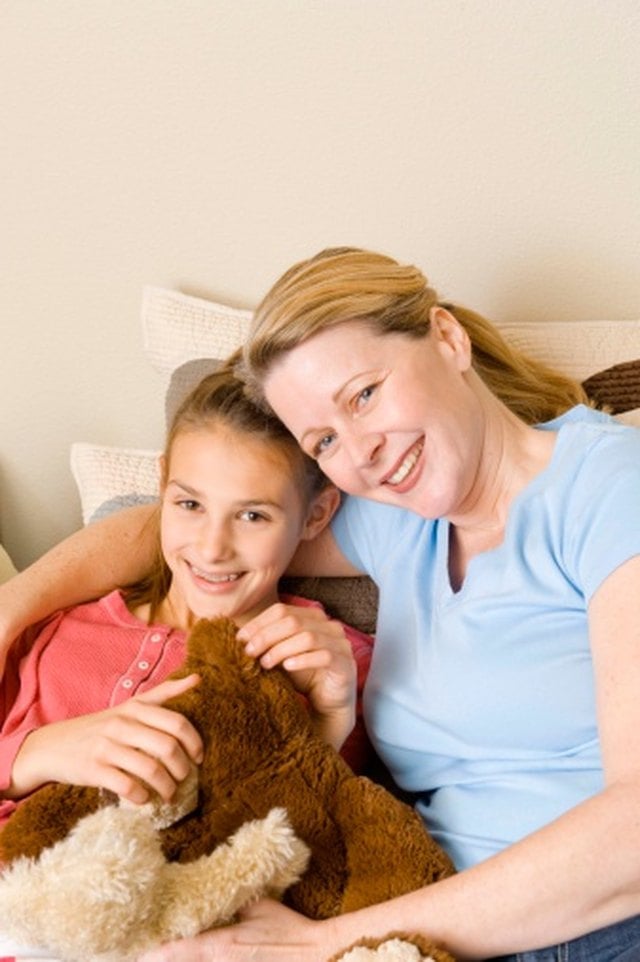 Federal Help for Single Moms With Rent & Utilities