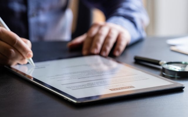 The Difference Between Trustee & Fiduciary