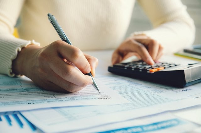 Can a Spouse Cash a Joint Tax Refund?