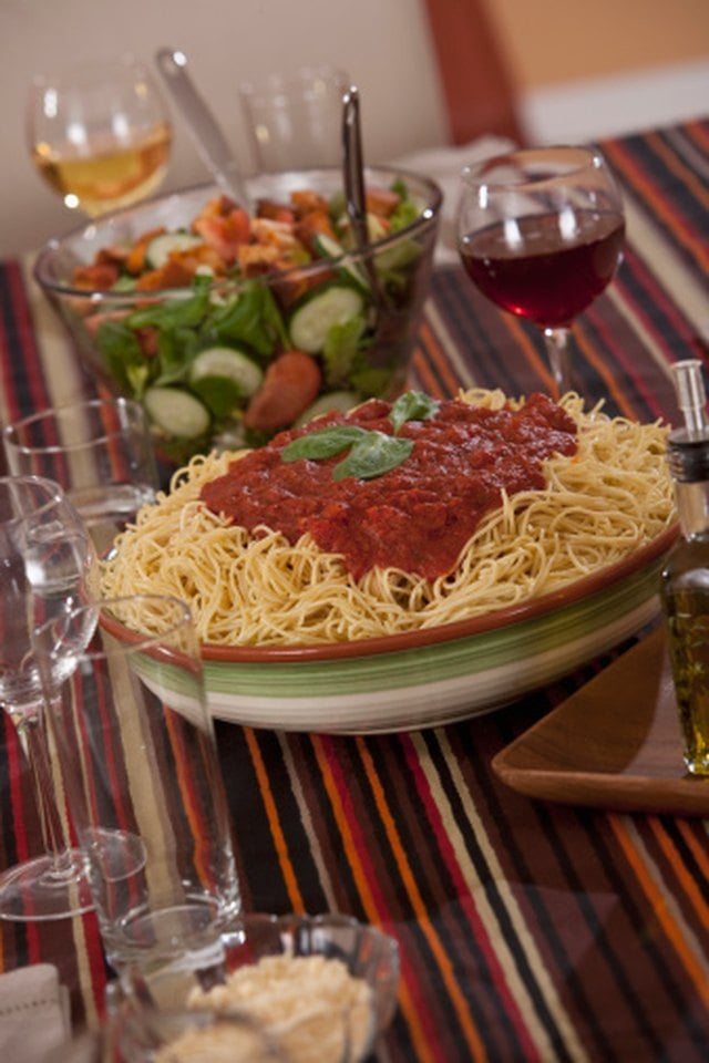 How to Make a Lot of Spaghetti & Keep It Warm
